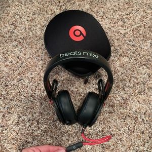 Beats by Dr. Dre Mixr Headphones